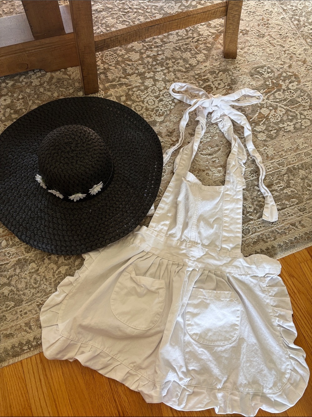 Child’s White Apron & Hat! Amelia Bedelia costume